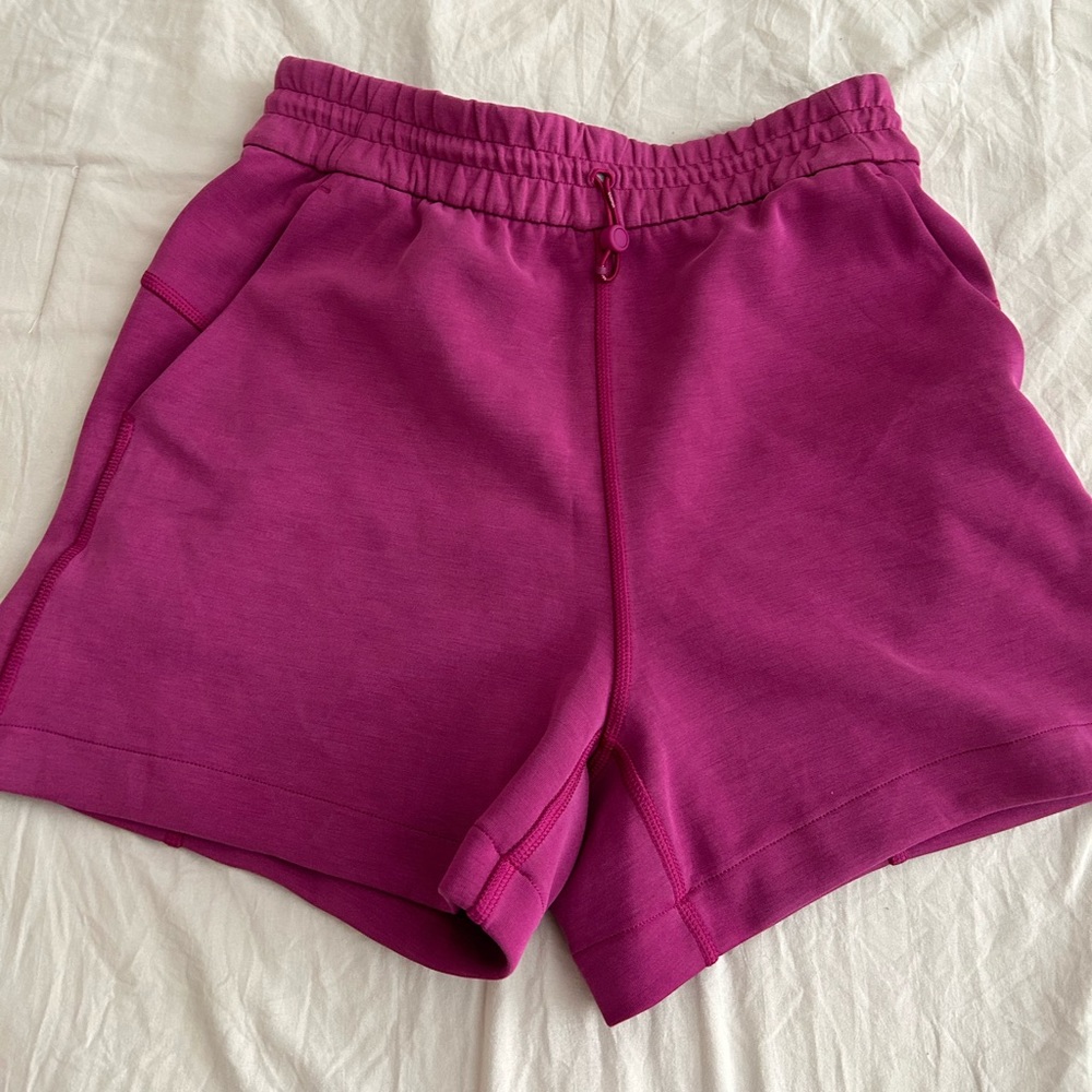 Lululemon soft streame shorts